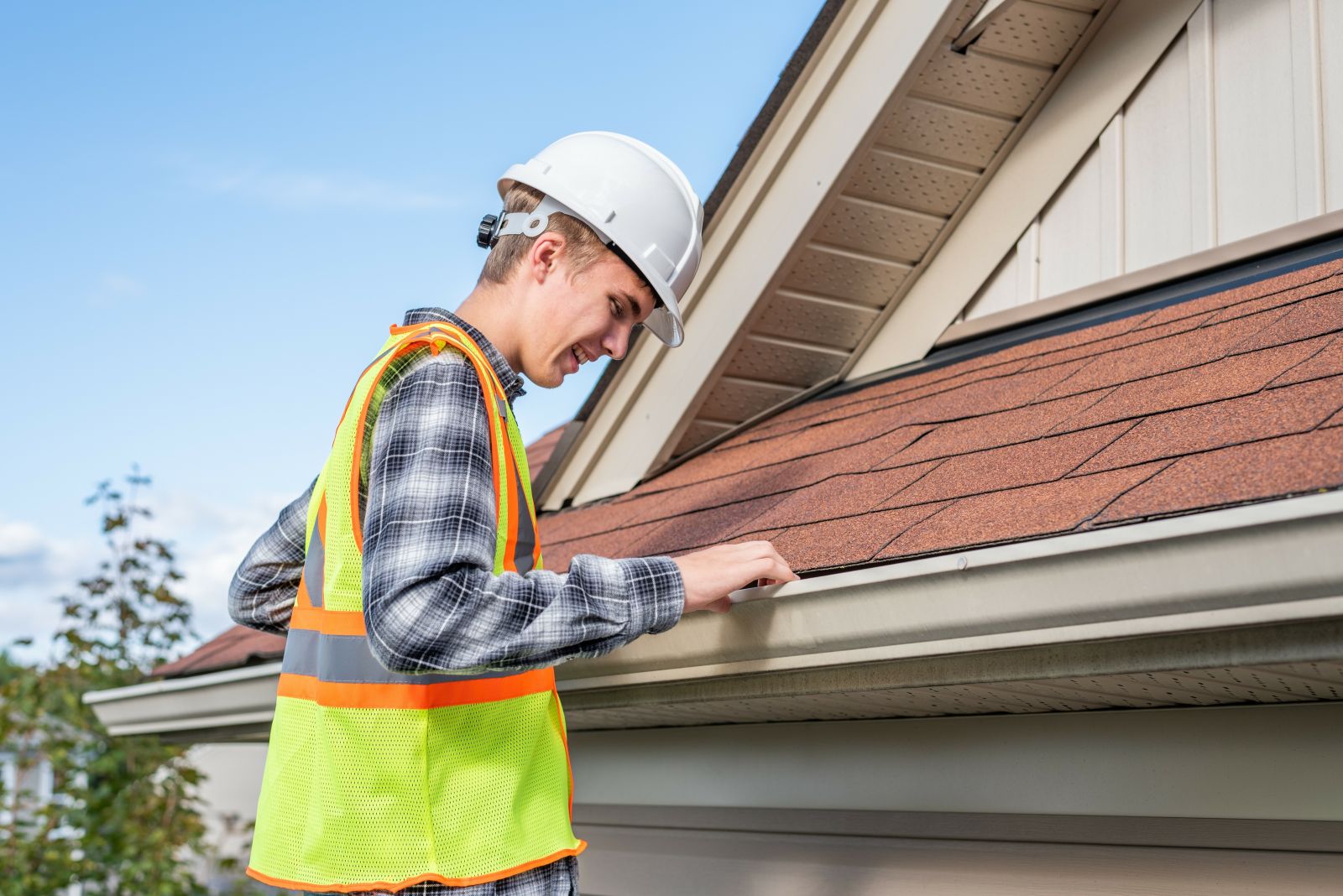 7 Signs It's Time to Call for a Roof Inspection